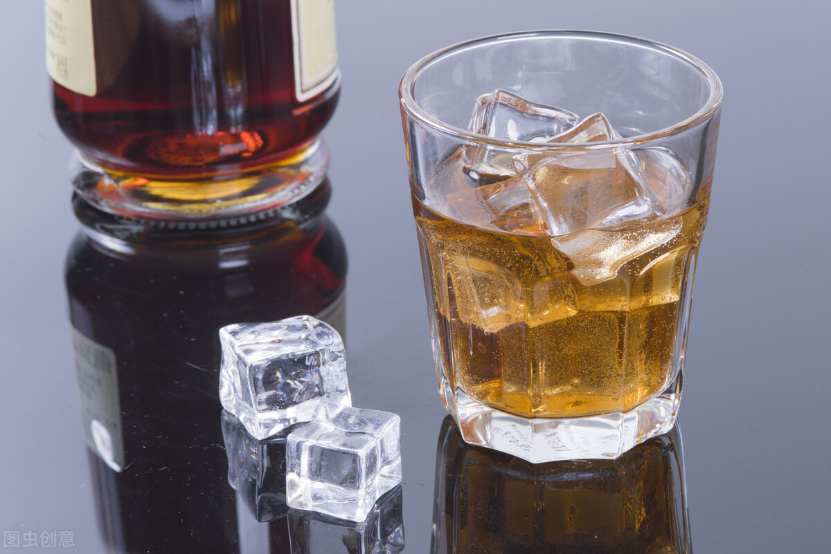 人过中年，为了健康，5件事要少做