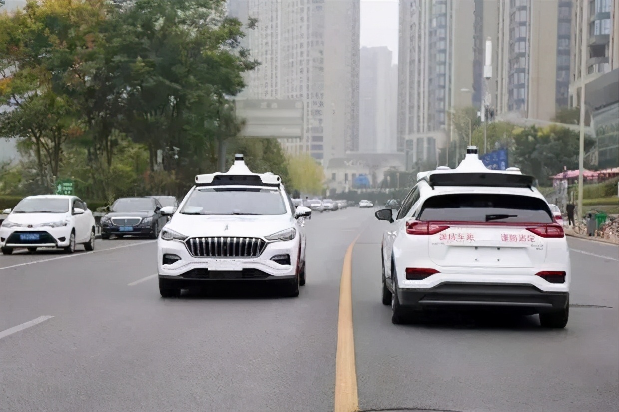 百度自行造车，“另一半”是红旗吉利还是广汽？