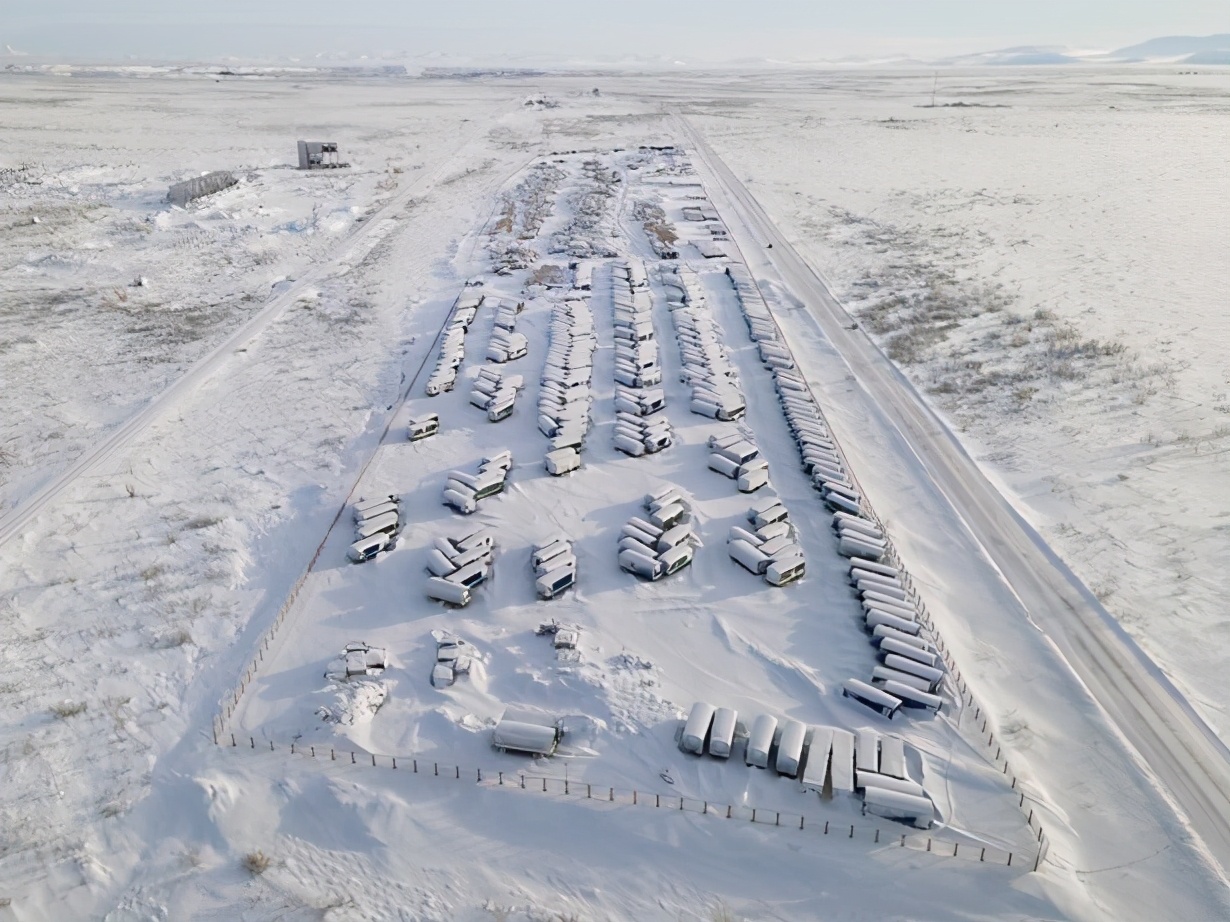 沃尔库塔：煤炭挖空冰天雪地，人去楼空似鬼城，时光被凝固成冰