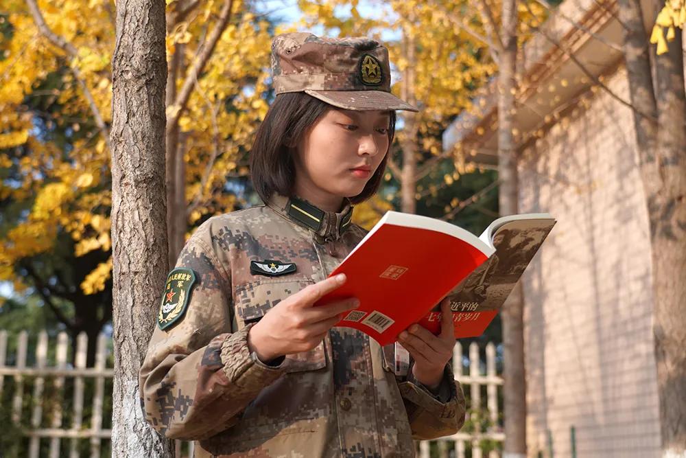 太飒了！第71集团军新毕业女排长颜值和战力齐飞