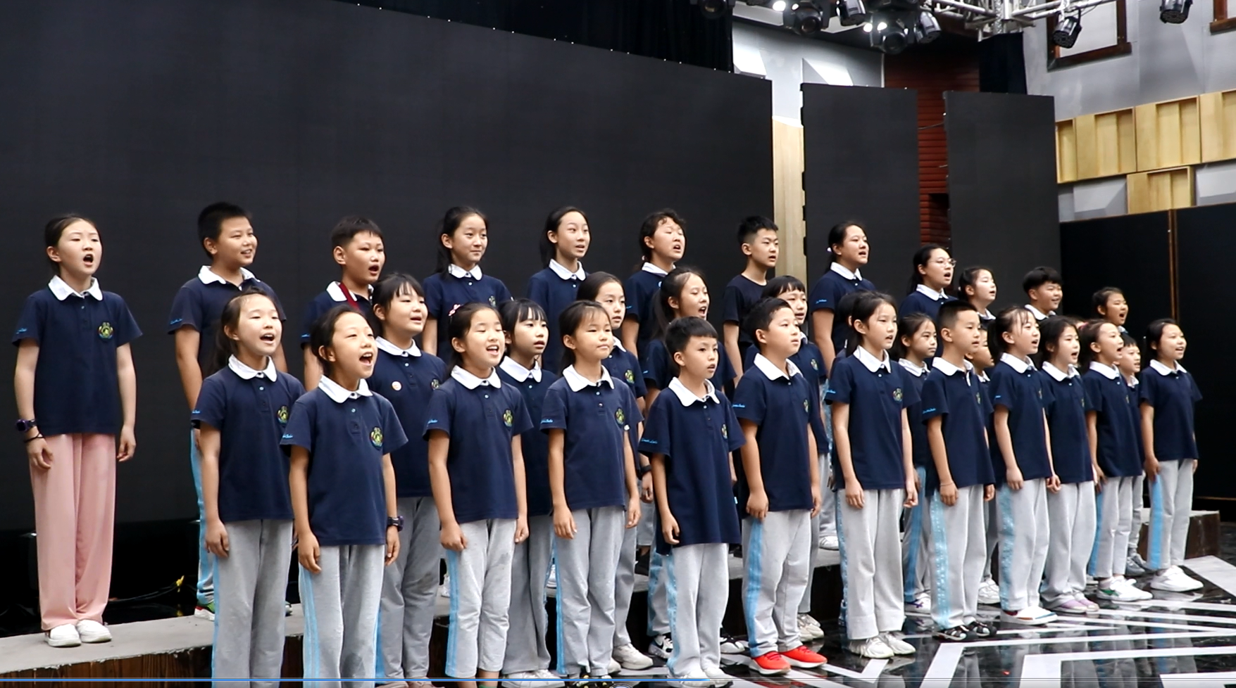 炫丽童年梦 艺心永向美－西安市曲江南湖小学赴国家大剧院演出纪行