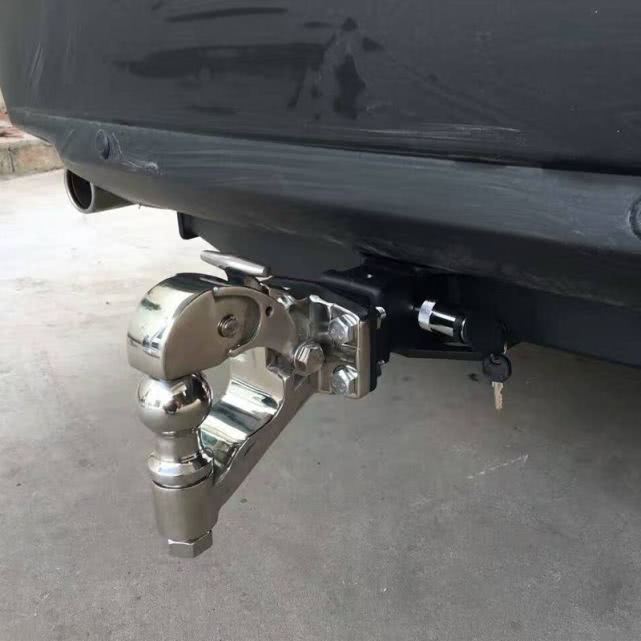 追尾前车有“流氓”钩，责任在谁？交警解释后