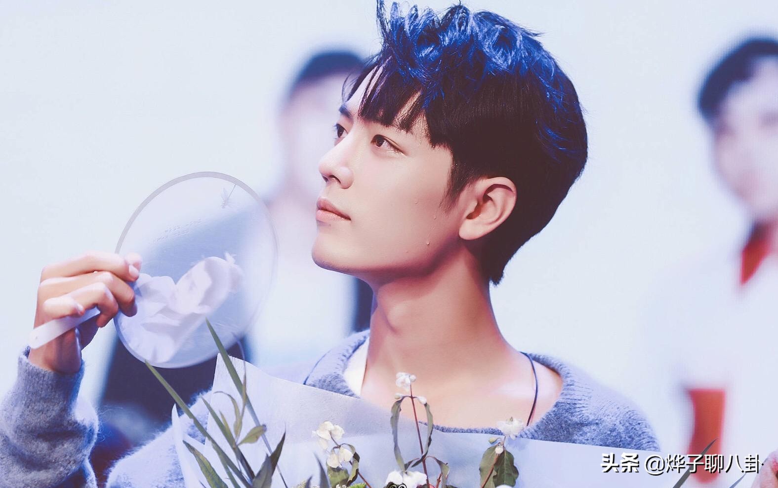 肖战回来了！开启霸屏模式，身兼4个代言，还将与黄渤合作