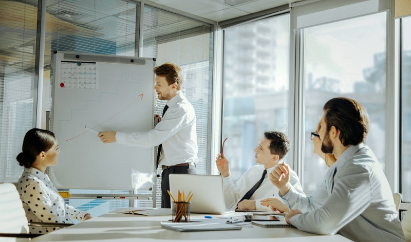 制造业CRM软件和7个关键优势