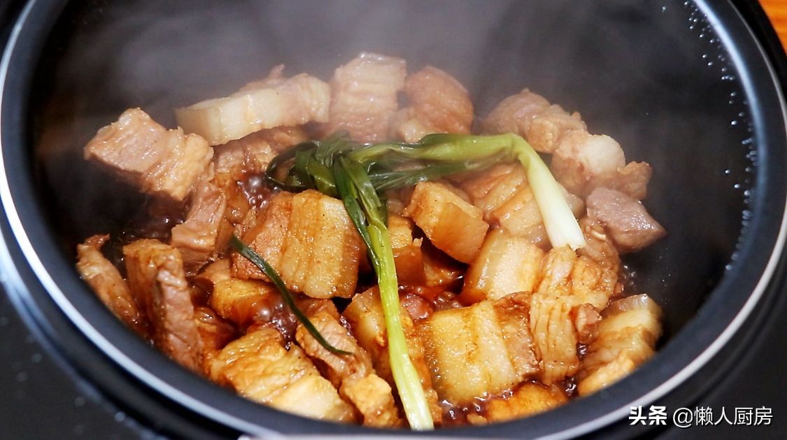 這是無水無油的紅燒肉，一個電飯鍋就搞定，不需要加水，不用油
