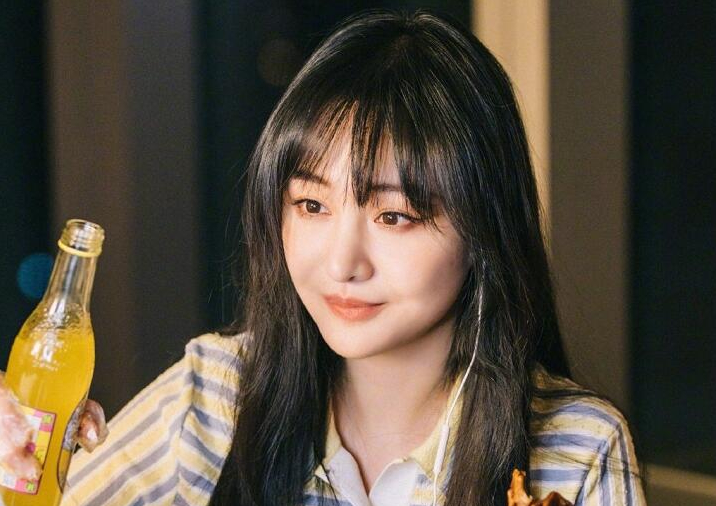 1.6万粉丝集结，要为郑爽讨公道：一个小女孩，能有什么坏心思