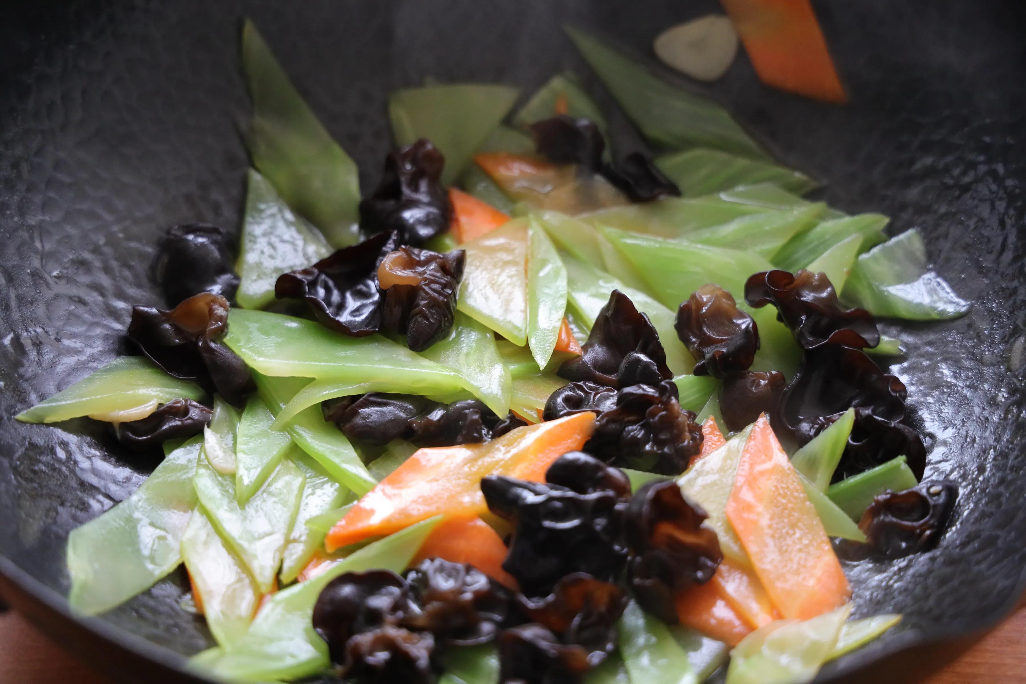 白露节气，多吃这道素菜，比大鱼大肉好，营养丰富少油少盐更健康