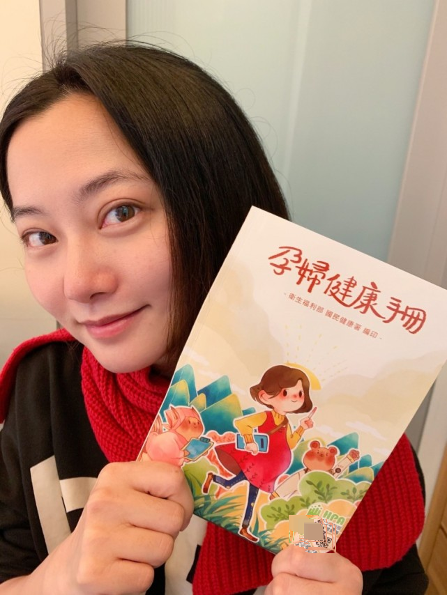 41歲女星求子，兩年不染髮不噴香水在肚皮上打20針才如願懷孕