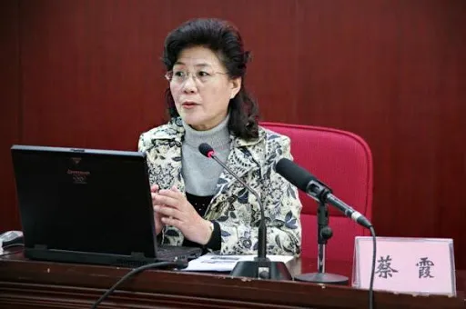 ŮݽͻĴ󱳾ѡѣûɿԱ