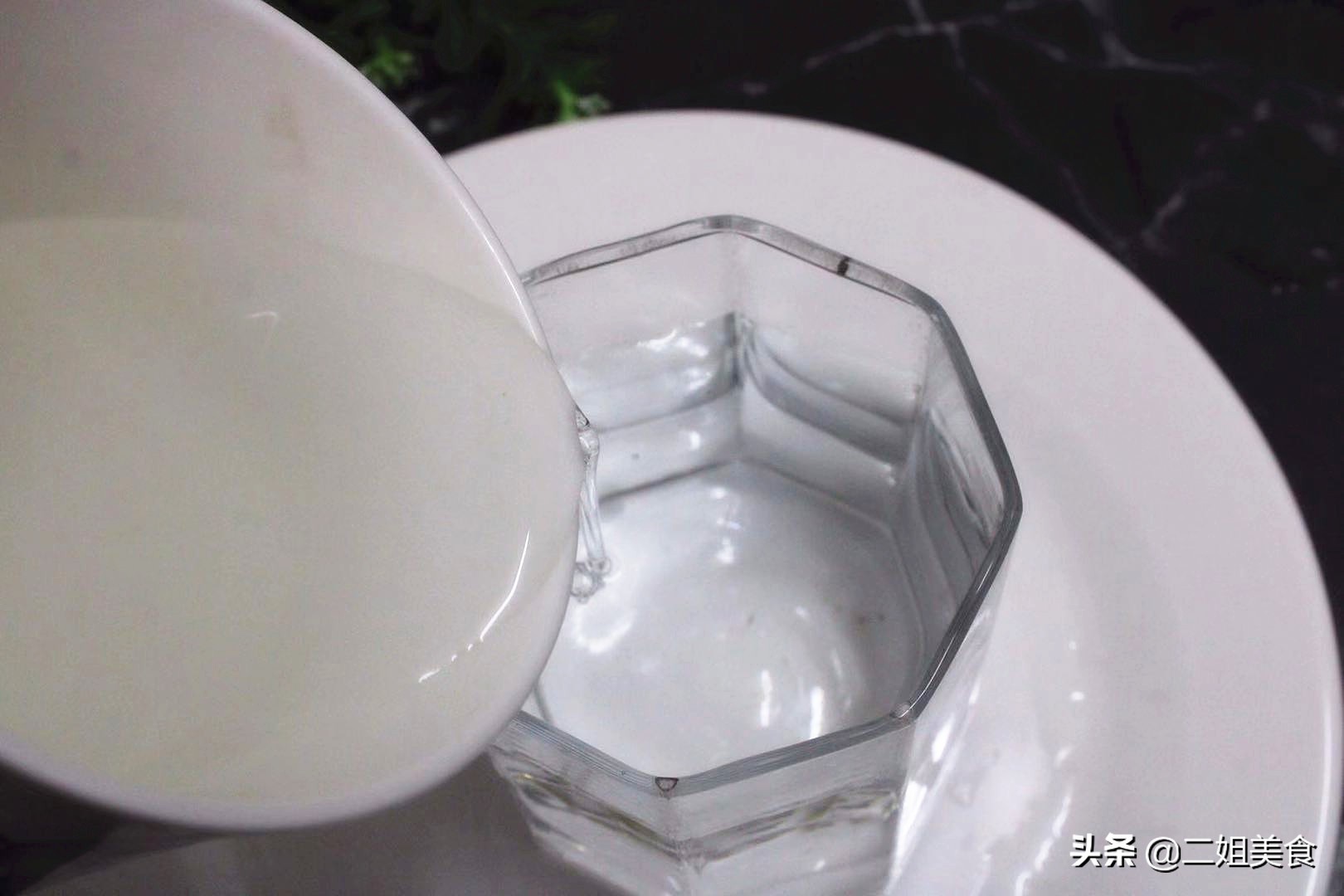 每天都要喝水，我們要牢記幾個喝水的最佳時間，以後別弄錯了