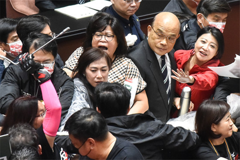 蔡英文真的�離不開�他嗎？