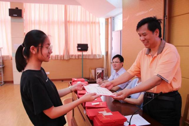無錫市清名橋中學徐祿春校長：打造語言特色，提升育人品質