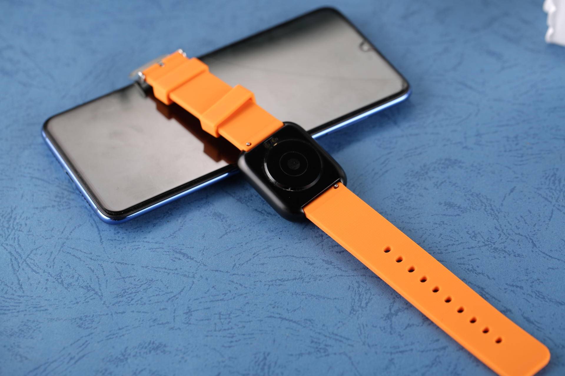 百元级的智能手表，功能丰富还能摇一摇拍照