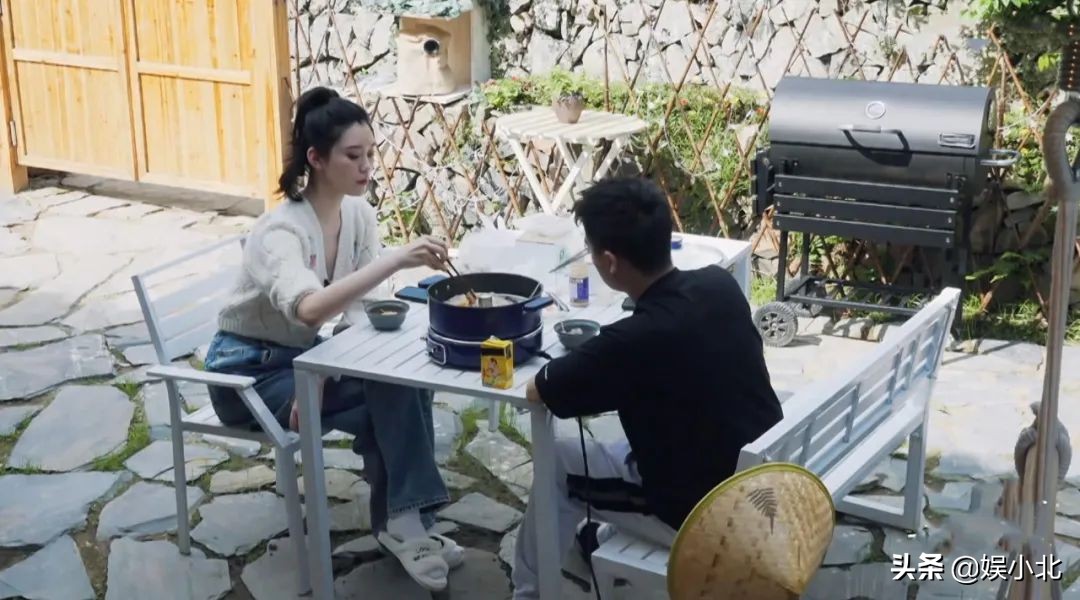 五天吃五顿火锅，没佣人的生活难自理？何猷君