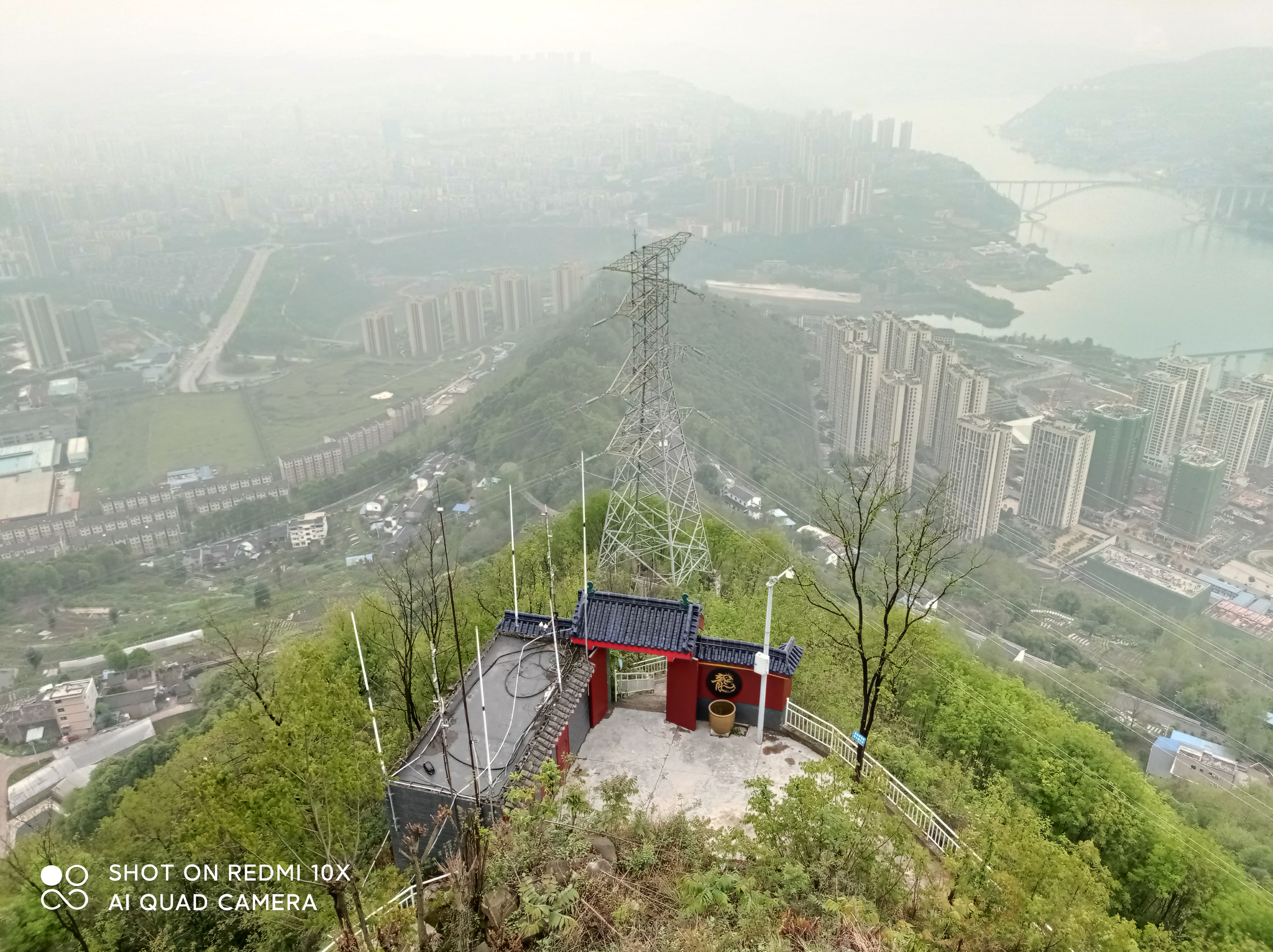 万州机场山头有一景可以俯瞰万州，很多人不知道！龙冠自然风景区