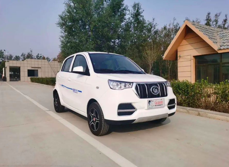 最快能跑50码,搭载72v大电池和汽车级内饰,富路q7评测-全球电动车网