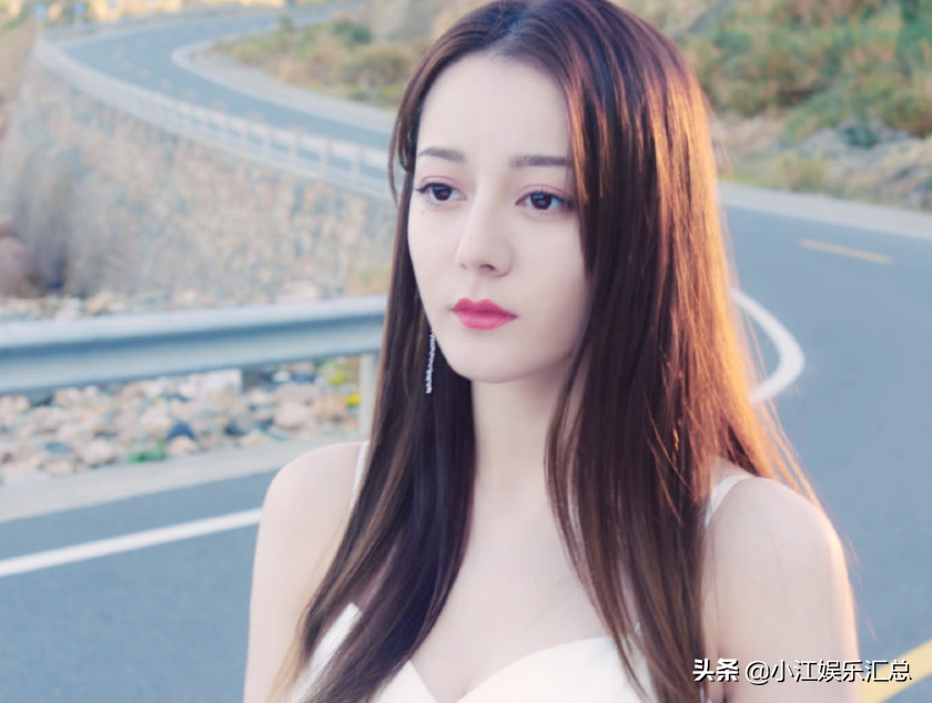 迪丽热巴新剧开播，剧情备受质疑，大马路上被