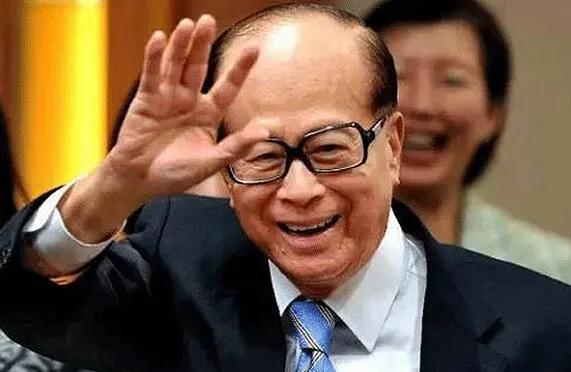 李嘉誠�跑�了，潘石屹也�跑�了？ 曹德旺評價�太鬼精�