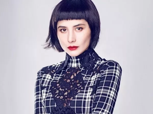 赌王何鸿燊去世，前半生热血励志，后半生一地