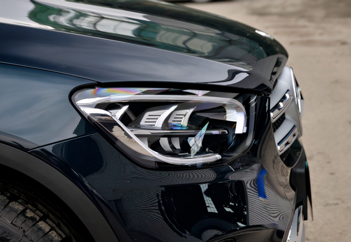 全新奔驰GLC，2973毫米长轴距，内饰很优雅，你喜欢么