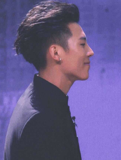 恋情|高嘉朗公开恋情！与女友从19岁开始交往 曾多次称自己单身欺骗粉丝