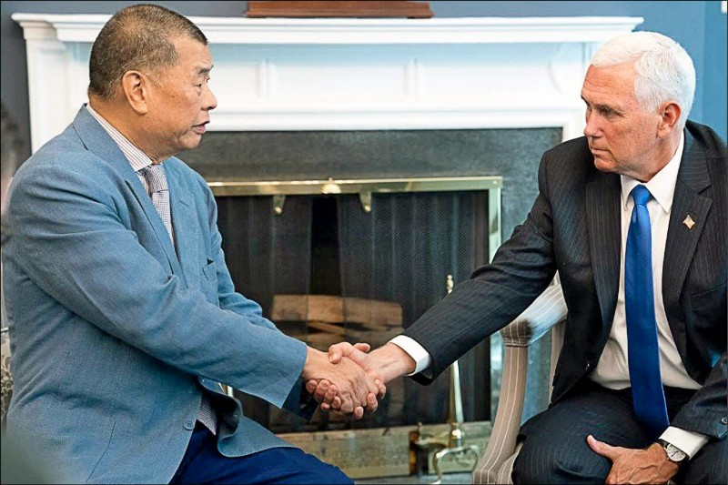以构连境外势力为荣，港版汉奸罪孽深重！卖国特别无耻，必须严惩