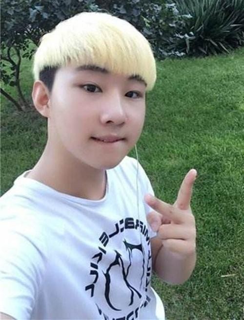 侯高俊杰：9岁搭档周杰伦上春晚，为成名父母卖房，他现状如何？