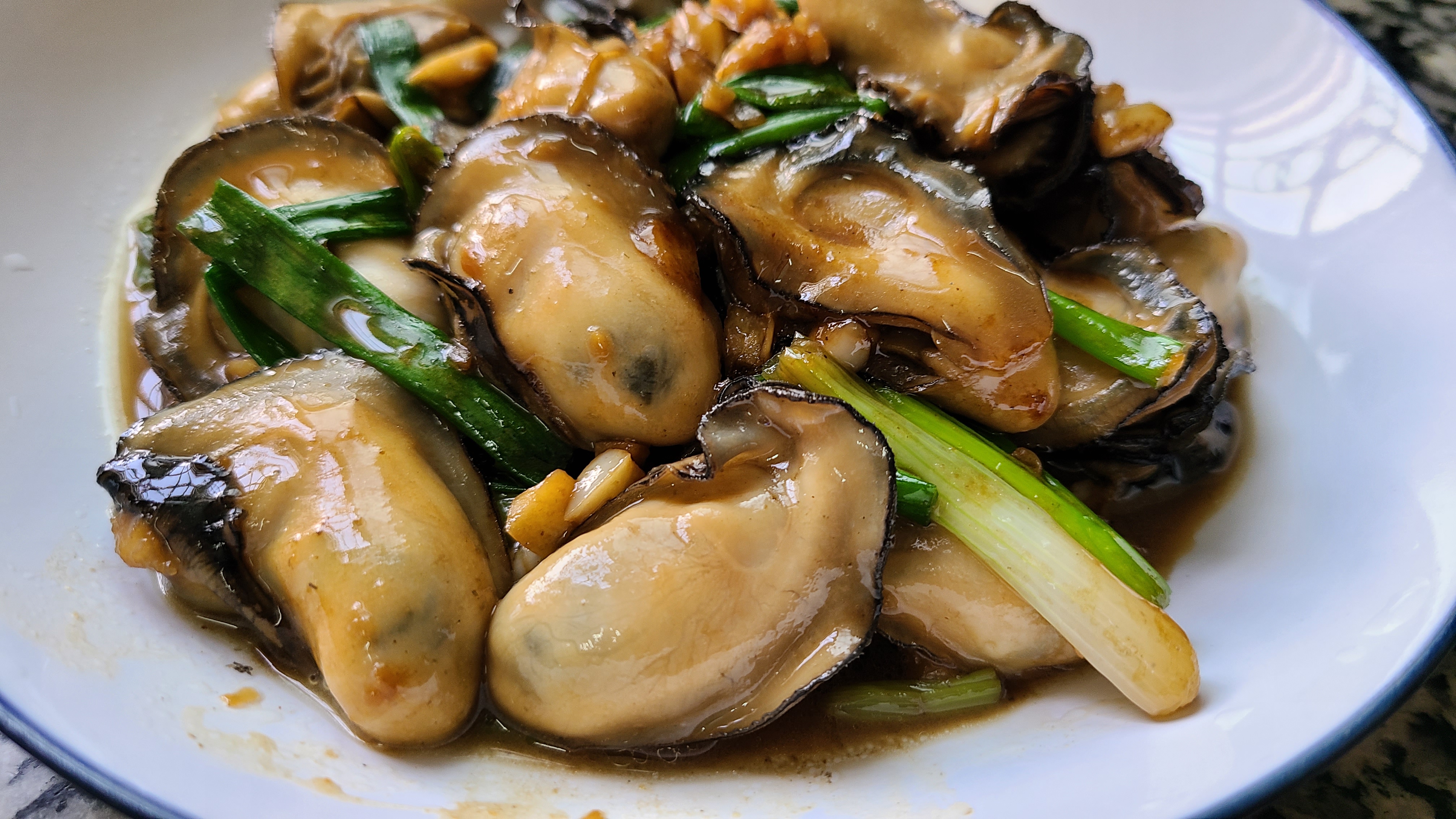 廣式炒生蠔原來這麼好吃，家常做法味道鮮美，看著就饞了