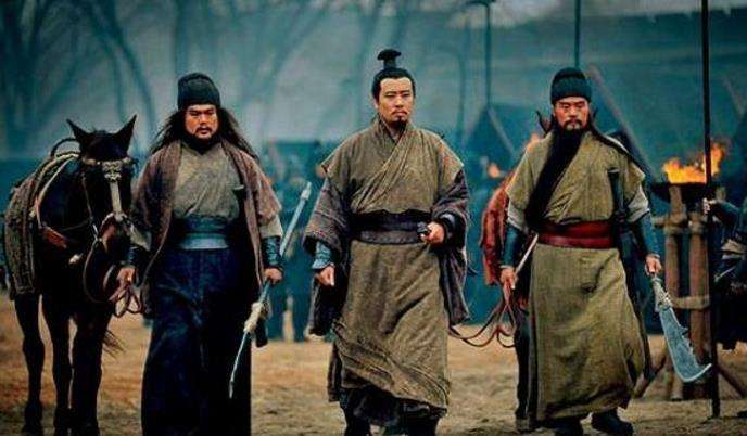 三国打成一锅粥，为何却没有外族入侵？你看是谁在镇守边疆