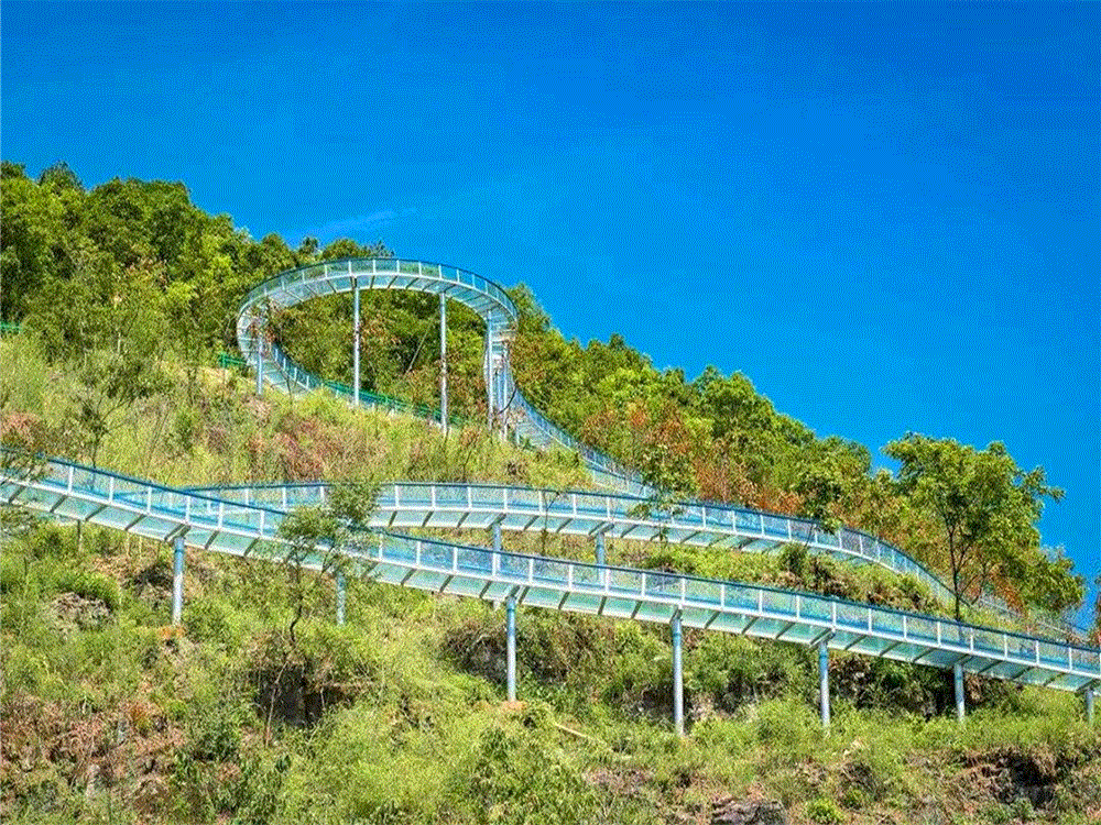 Advantages of installing glass water slides in scenic spots iNEWS