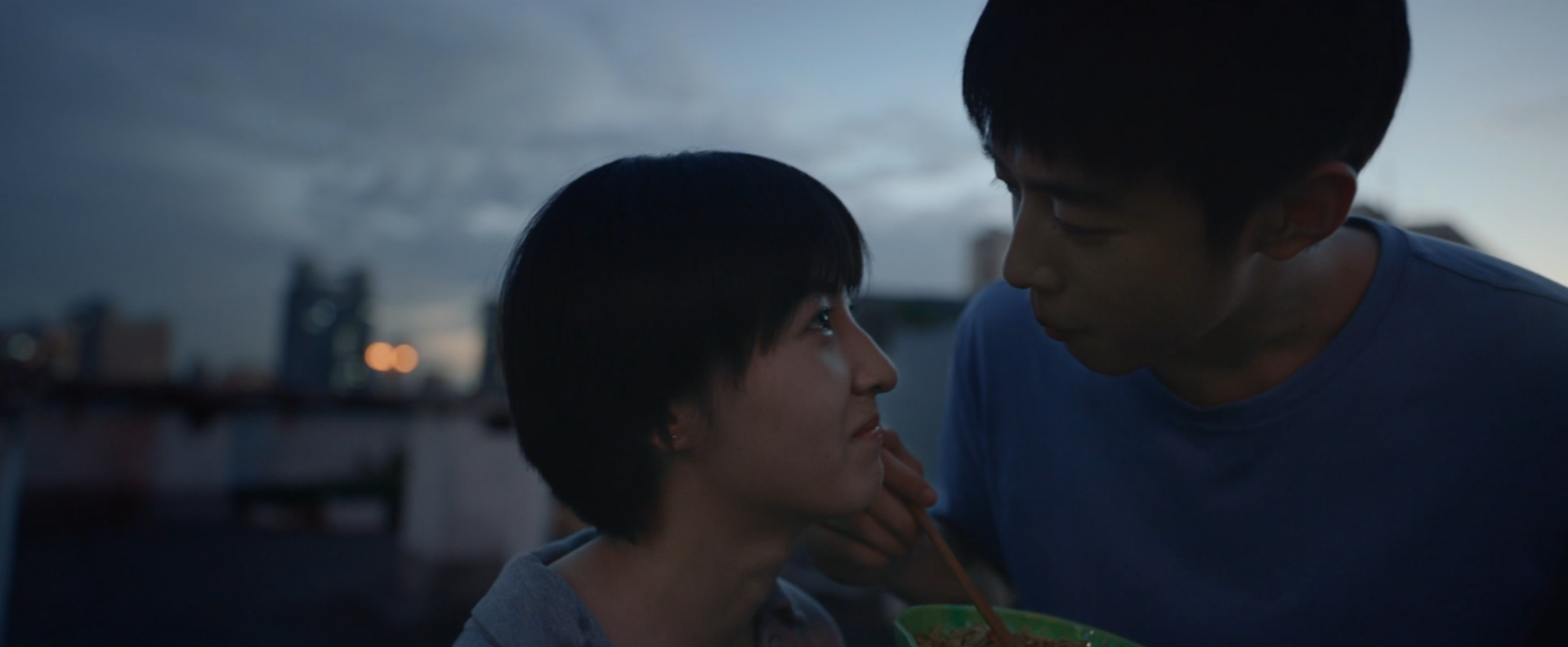 " elder sister " the booking office in controversy is broken 300 million! But Zhang Zifeng's future is more than 00 beautiful booking office carry handle