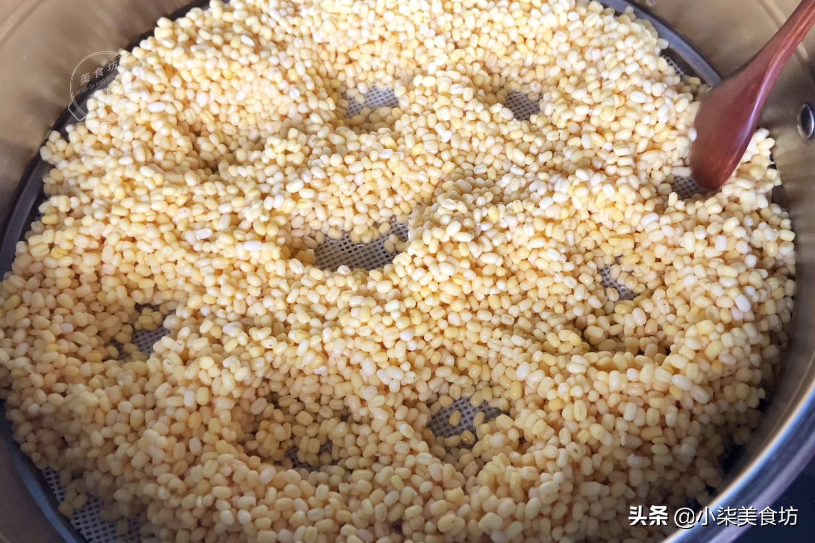 在家自制绿豆小饼，学会不用买，清凉解暑易消化，老人孩子都喜欢