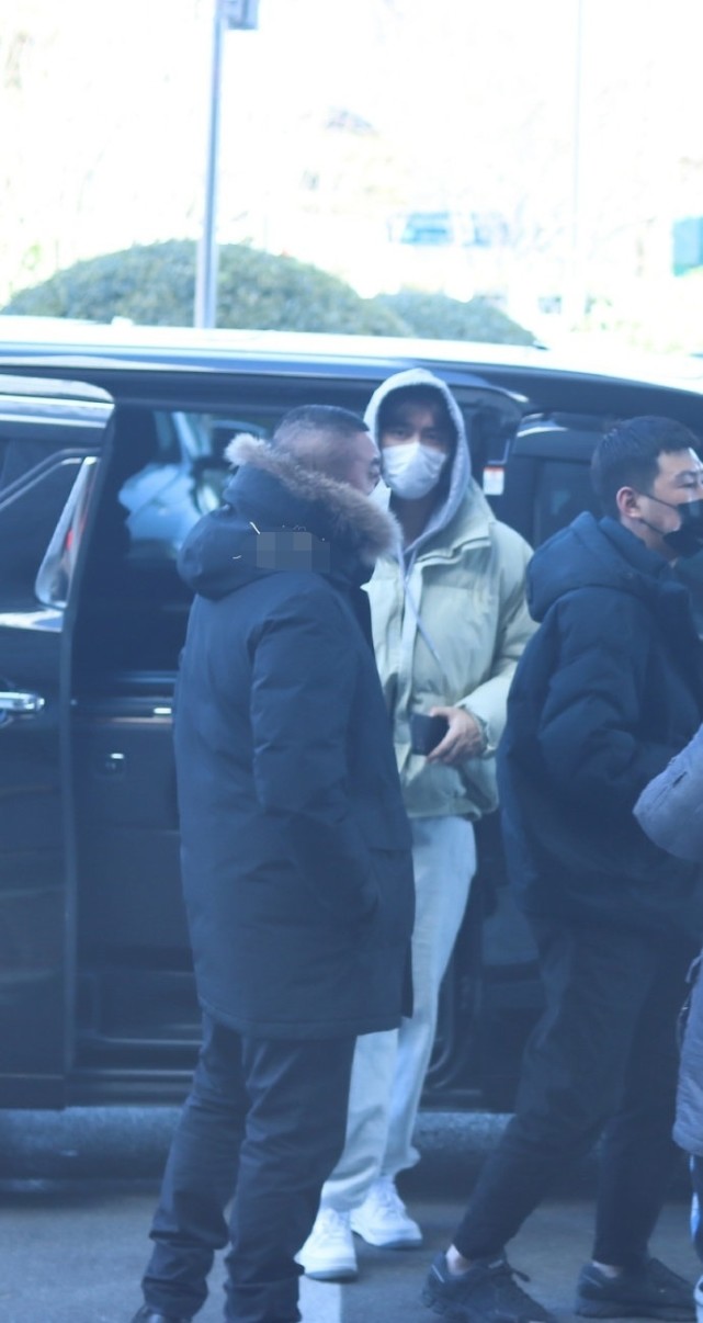 Spring battle array of late couplet platoon is too giant: 3 top shedding show 1000 royal seal personally, hot cling to wear formerly like blue green grass