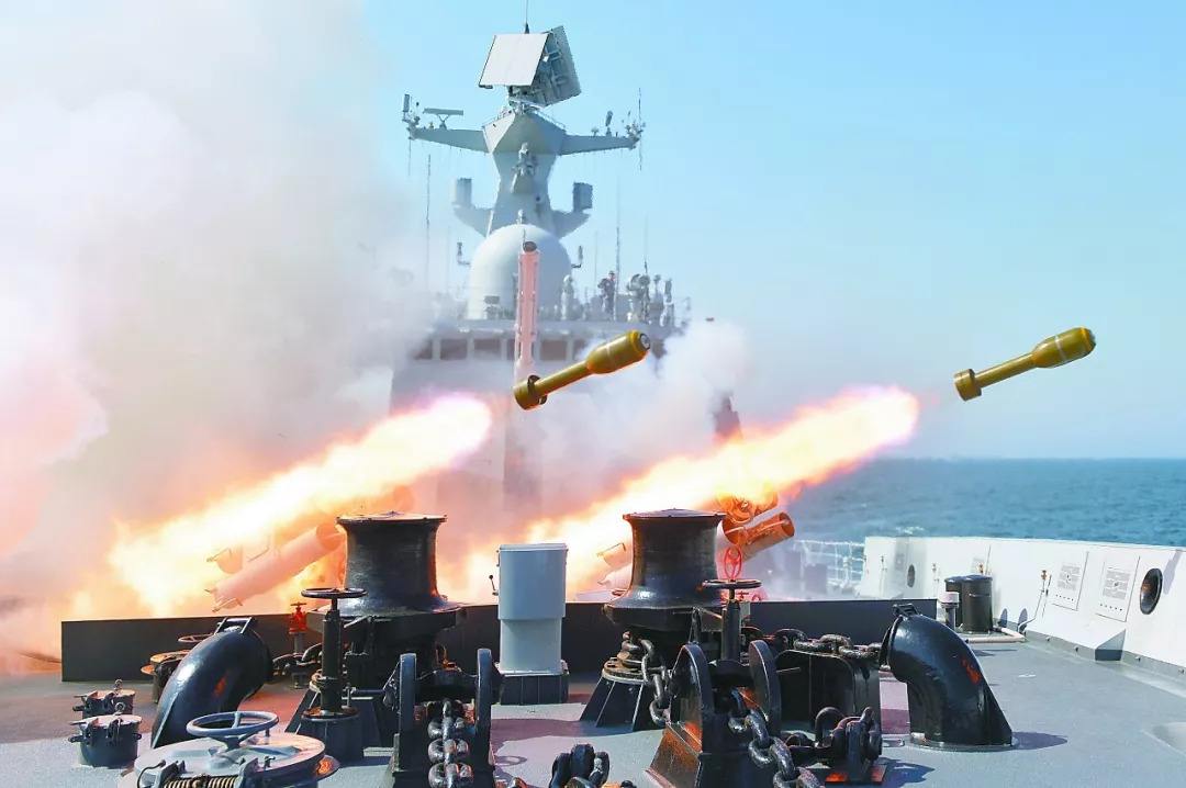 山东舰穿越台海，台媒认成辽宁舰？宋忠平：台战时“监控”会彻底瘫痪