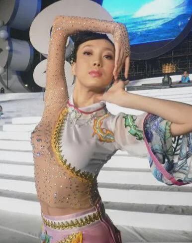 Unfortunately, Liu Yan fell from a high platform and was paralyzed. The