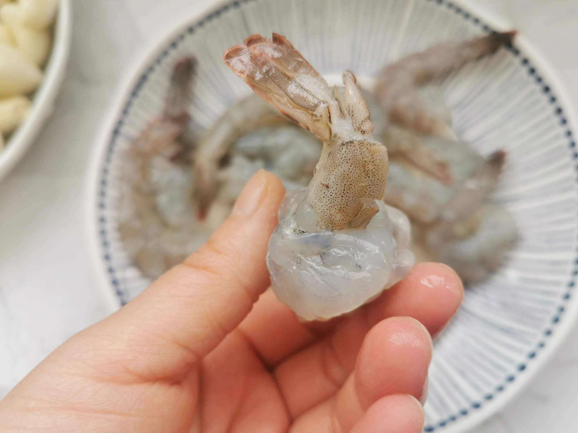 蒜蓉粉絲蝦這樣做，粉絲比蝦好吃，蒜香撲鼻，零廚藝也能學會