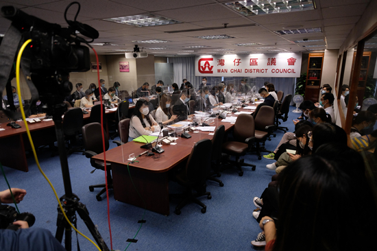 历史经验必须总结！对香港揽炒派区议员不可再犯第二次颠覆性错误