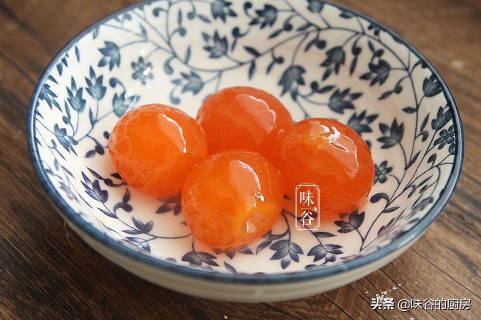 最近家人就馋这饭，裹上叶子一起蒸，清香不油腻，既是主食也是菜