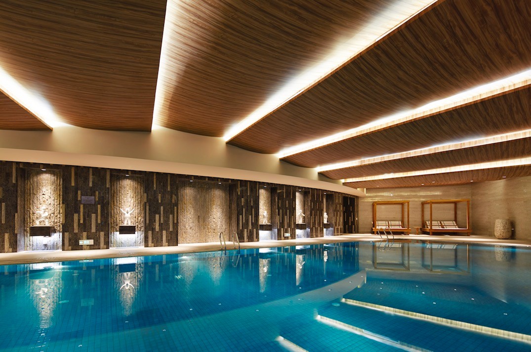 盘点国内最具特色的20个五星级酒店游泳池设计