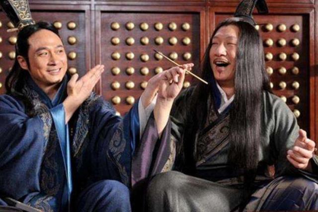 一个人，越是肤浅，越会有这三种表现