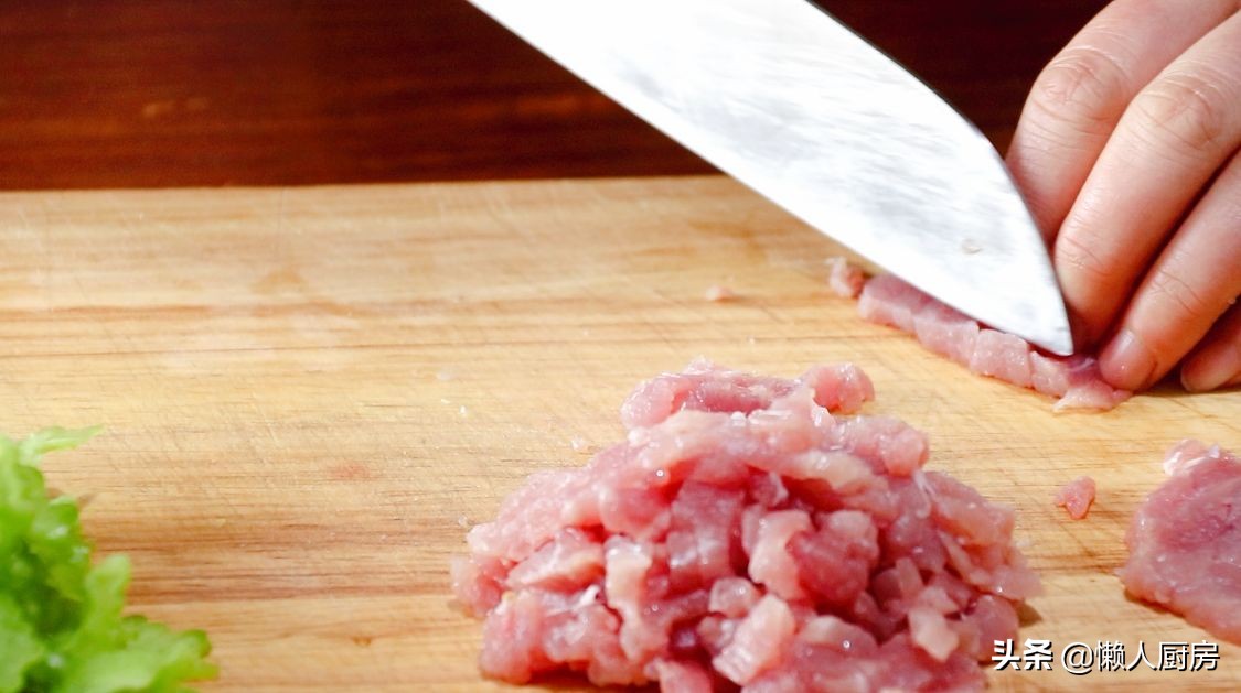 苦瓜炒肉絲，教你一招，肉絲又嫩又滑，一點都不柴