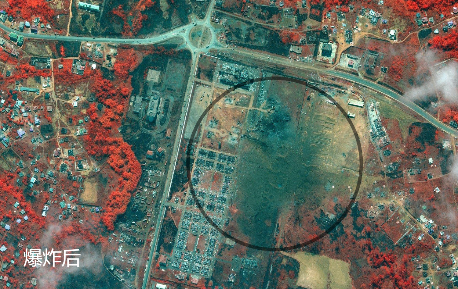 非洲大爆炸卫星图曝光！成片房屋被夷为平地，地面炸得漆黑一片