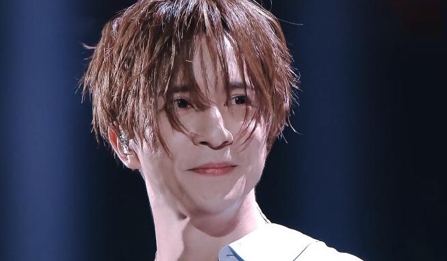 李雨|薛之谦前女友李雨桐宣布当妈喜讯 晒一家三口握手照表爱意：一切都值得