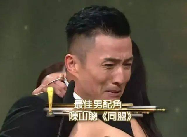 当红男星官宣当爸，恭喜！为赌王千金抛弃原配，浪子回头获幸福