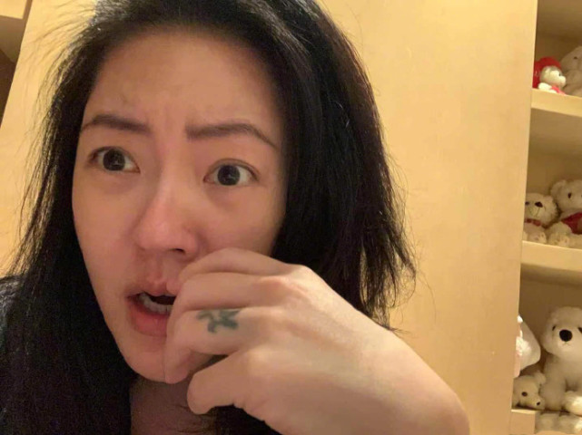 被体重吓到！小S晒怼脸拍不敢露全身，喊话要开始戒酒运动减肥