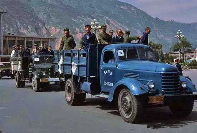 中国大案纪实：90年代变态恶魔残杀42人，血色地窖中尸体层层叠叠