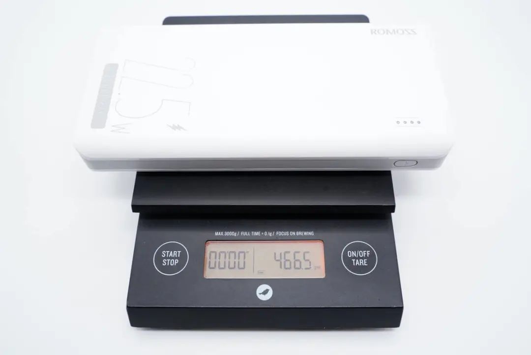 支持iPhone 13快充，罗马仕22.5W移动电源深度拆解