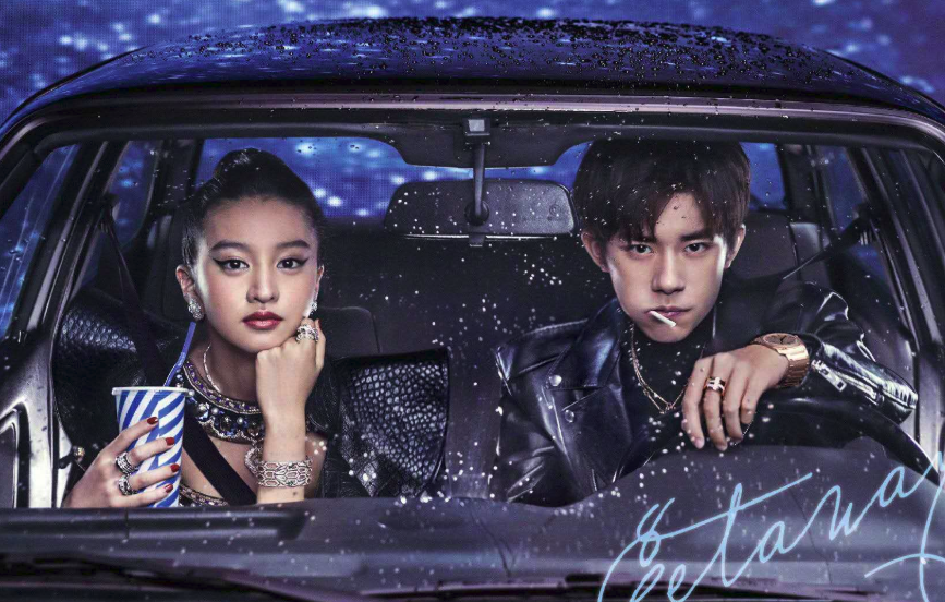 易烊千玺近亿元豪宅曝光，外景华丽好似宫殿，