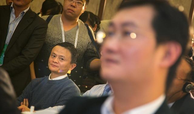 一个被收购，一个沦为2流产品，微信4大最强对手就剩一个了