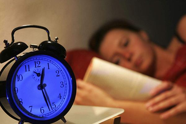 女性常失眠，可能是體內缺乏這2種維生素，應該要及時補充